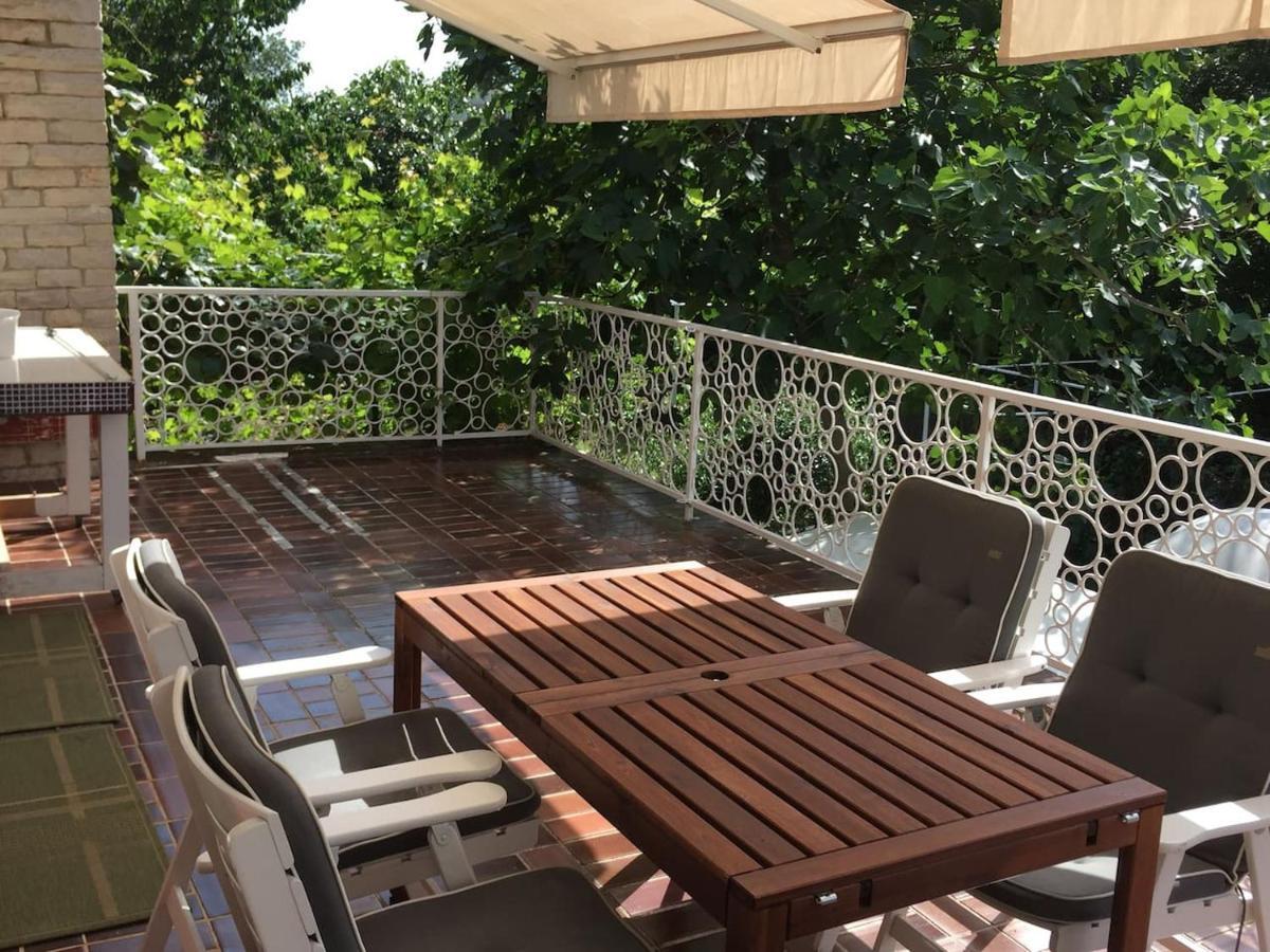 Domic ,Two Bedrooms Whit Large Terrace Njivice Esterno foto